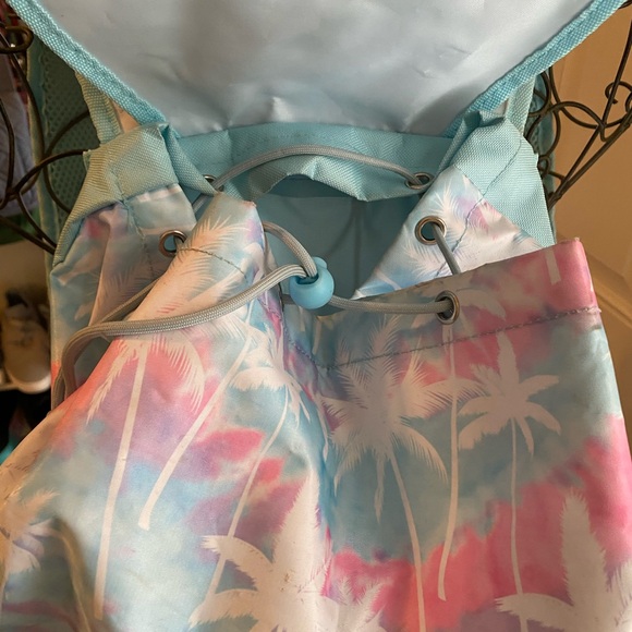 Tommy Bahama Kids 2-in-1 Tree Print Cooler Kids Backpack - Picture 7 of 12